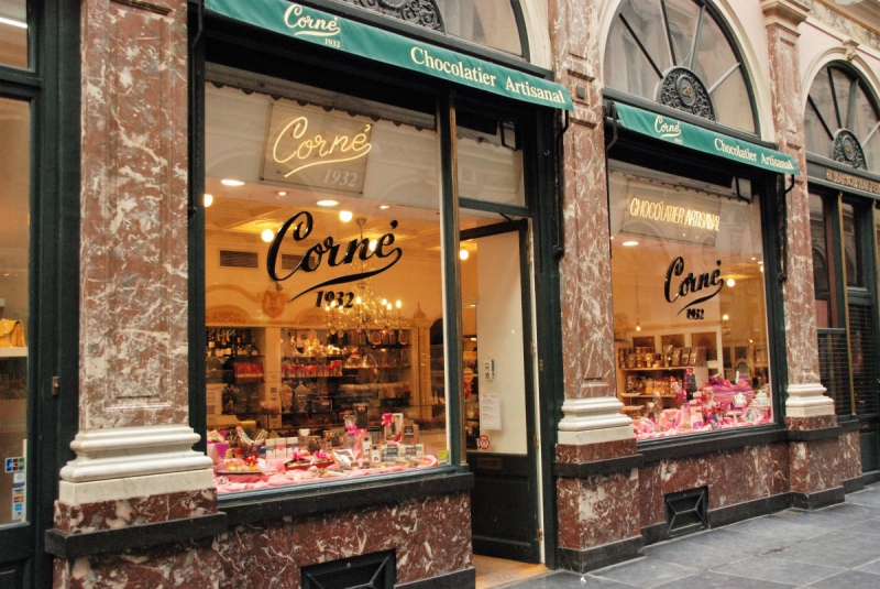 chocolaterie-ST ANTONIN DU VAR-min_chocolate_chocolaterie_shop_luxury_chic_gallery_brussels_belgium-558146